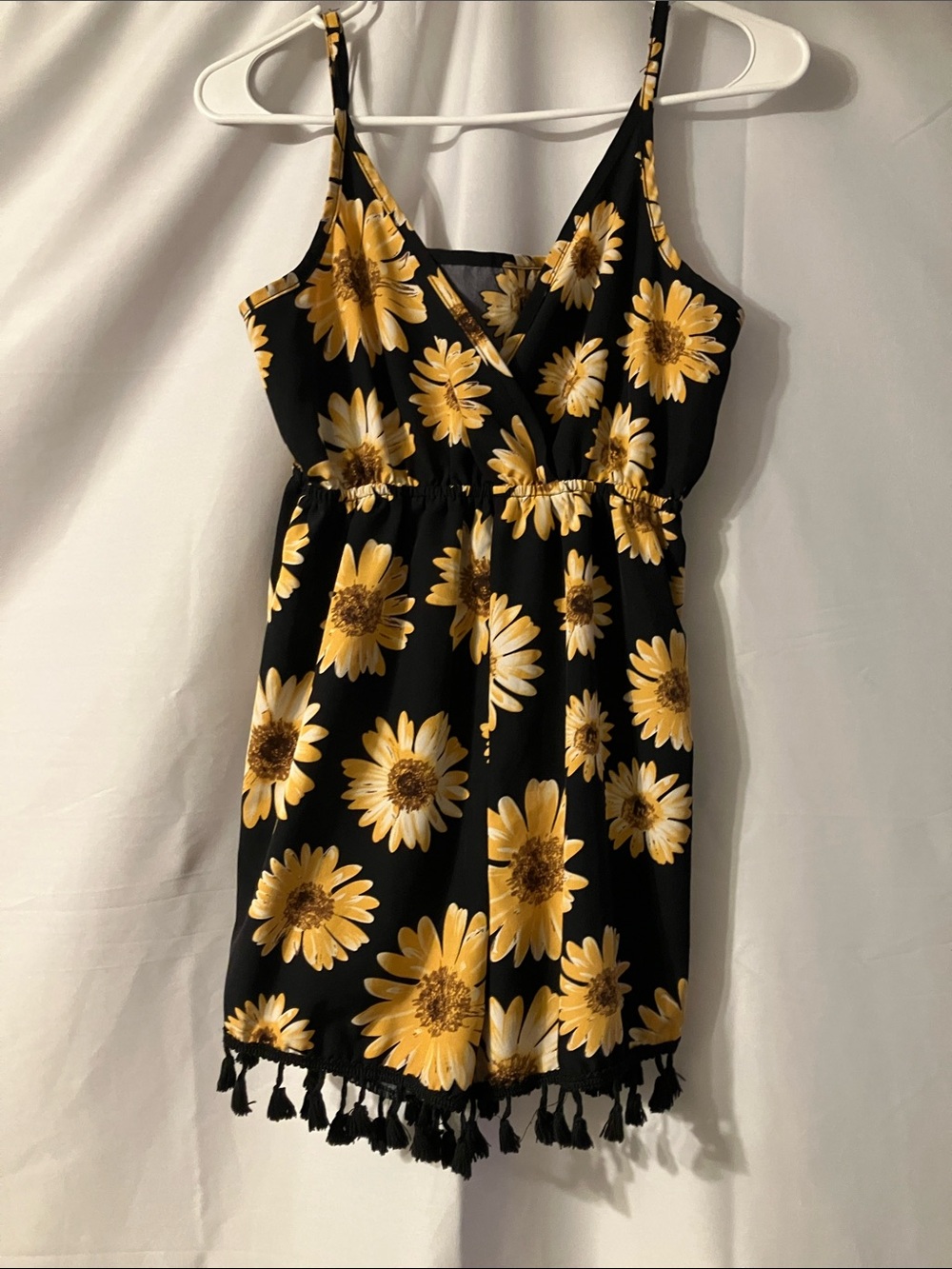 Girls' Black Sunflower-Print Sundress with Tassel Hem